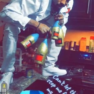 Meet your Posher, Wayne